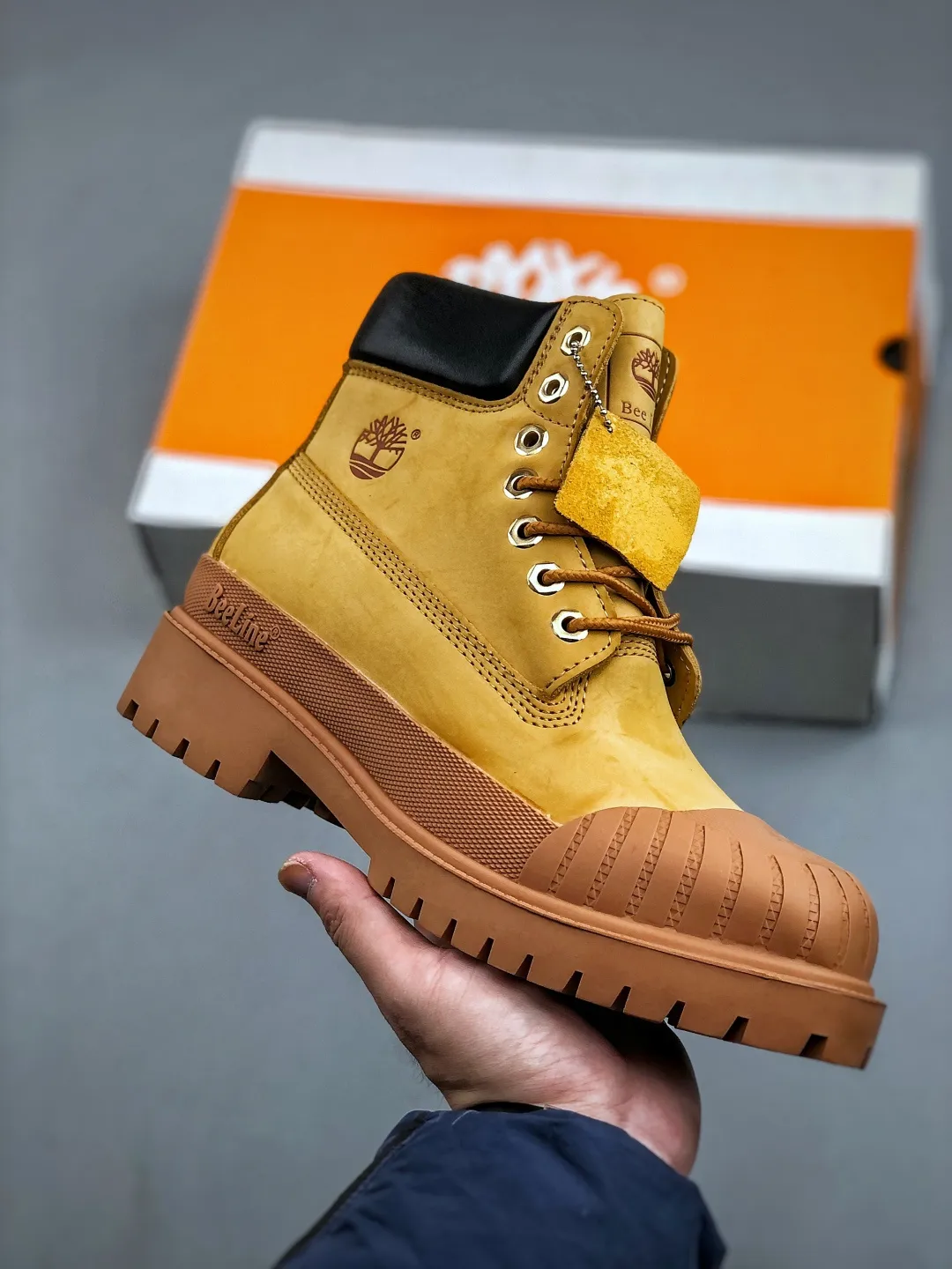 Pick up locally 💰400 Support store Timberland Timberland/Timberland rhubarb boots PREMIUM series simple and comfortable thick sole Martin boots couple style yellow upper frosted waterproof cowhide Guangdong factory quality trend hot style new process upgrade original factory last type export trade order original box original packaging with anti-odor and anti-corrosion high elastic honeycomb latex insole to give you a perfect wearing experience Size: 35 36 37 38 39 40 41 42 43 44 45 (standard code number)